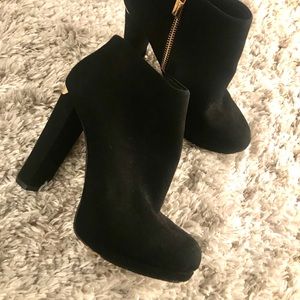 Michael Kora heels